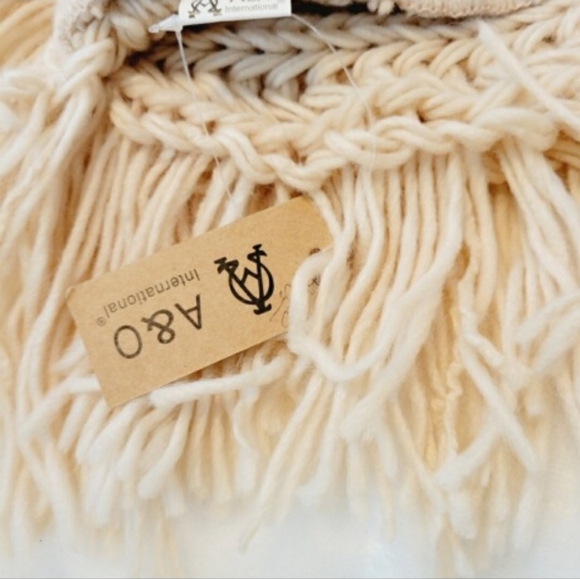 A&O International Button Accent Knitted Fringe Infinity Scarf Beige 🆕️✨️ - Picture 6 of 8